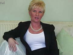 JerkMania presents: Classy mature lady feeling naughty