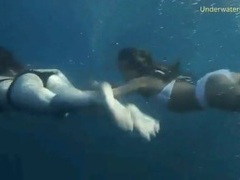 JerkMania presents: Bikini girls filmed underwater in the ocean