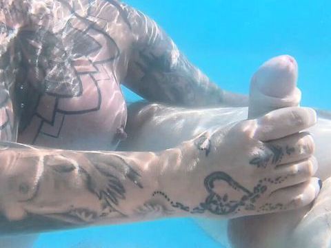 JerkMania presents: Underwater bj pool fun with the creampies